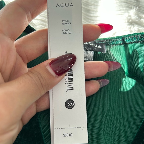 BNWT AQUA Green Velvet Dress - Picture 3 of 5